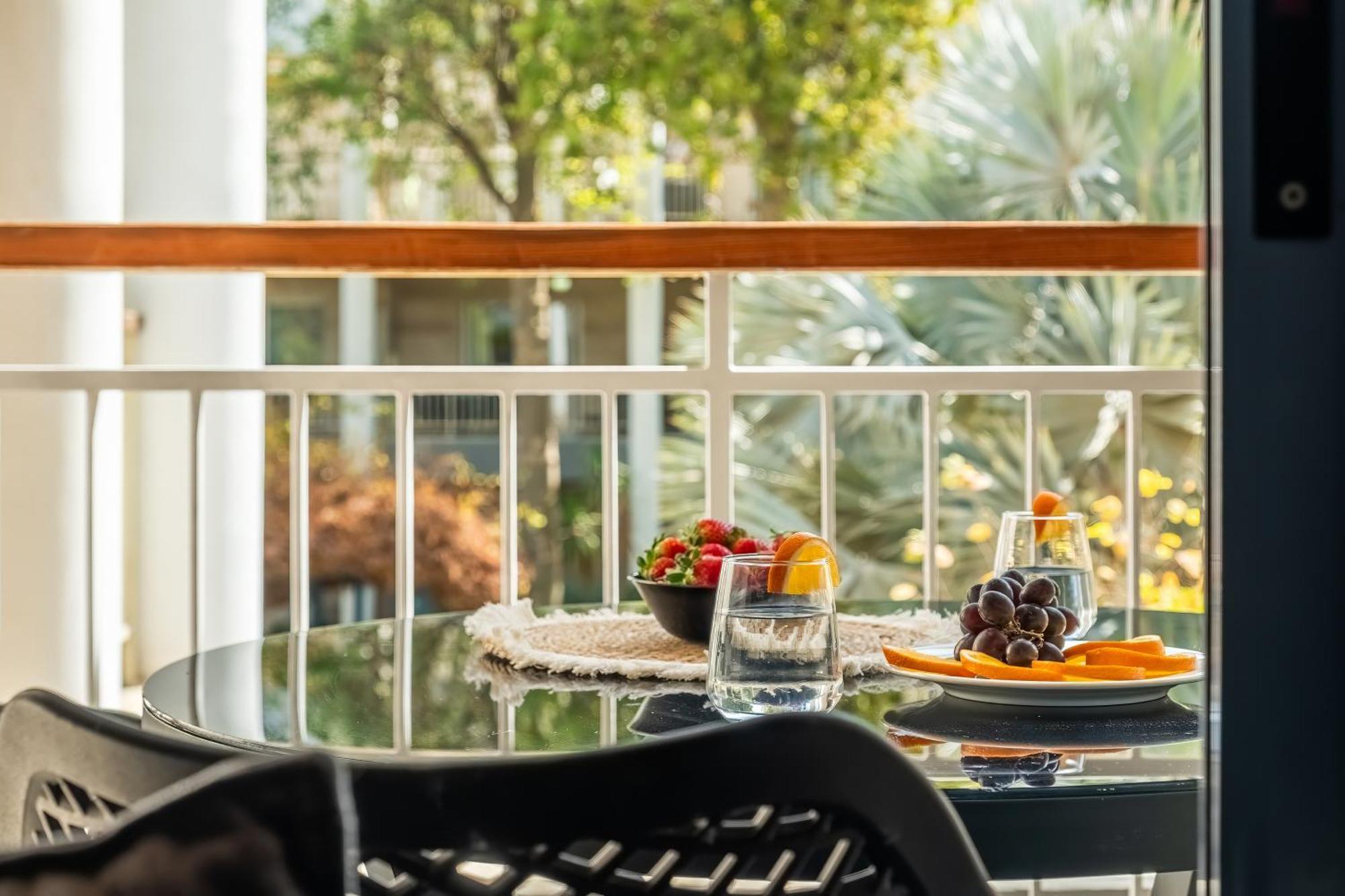 Royal Park Apartments Resort By Sea N Rent Ейлат Екстер'єр фото